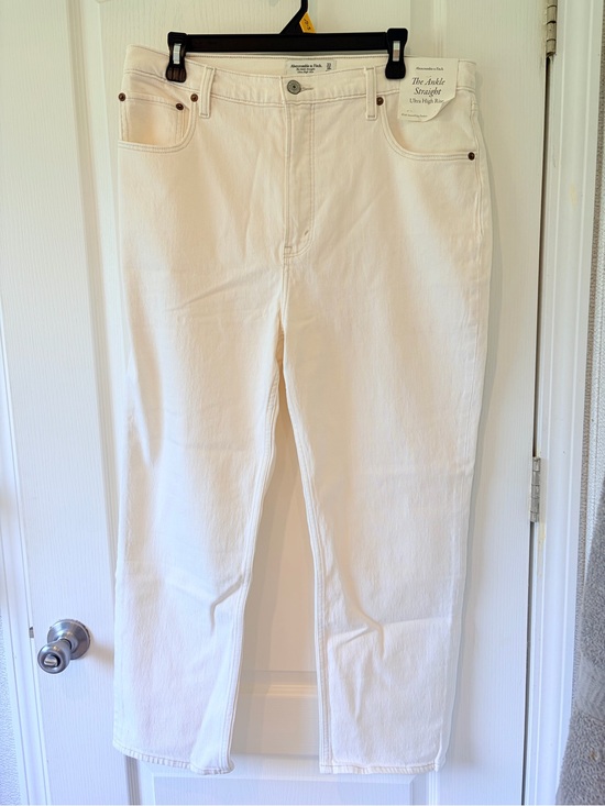 Abercrombie & Fitch Denim - Abercrombie & Fitch Off-White Ankle Straight Jeans